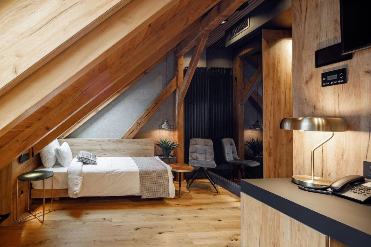 Schuster Boarding House Hotel 3*